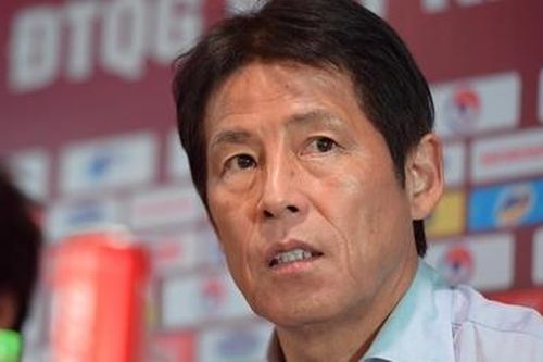 'May mắn' cầm hòa Việt Nam, HLV Akira Nishino có nhận xét bất ngờ