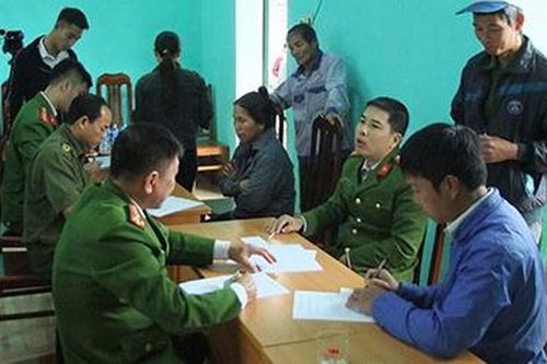 Theo chân cảnh sát quản lý hành chính