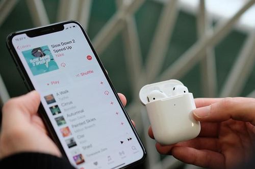 Thế hệ 10X mơ ước có iPhone, AirPods nhất