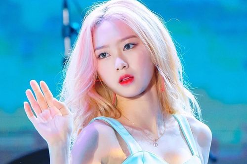 Nhan sắc nữ thần tóc vàng mới của Kpop