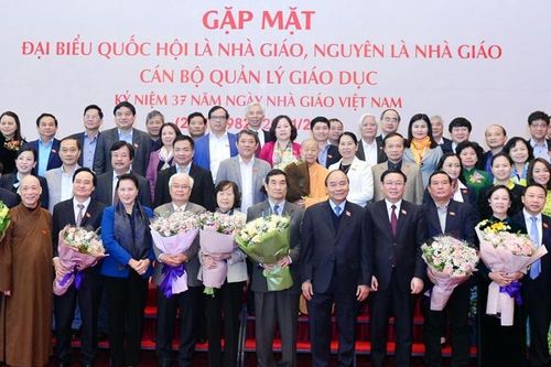Gặp mặt các đại biểu Quốc hội là nhà giáo và cán bộ quản lý giáo dục