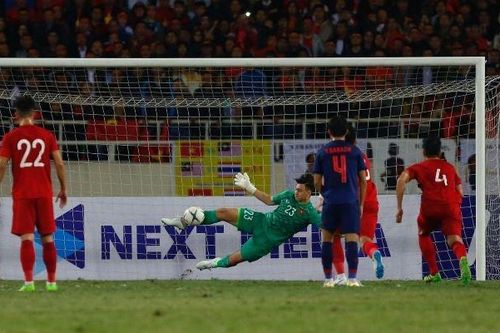 'Người nhện' Văn Lâm gây ấn tượng với màn trình diễn xuất sắc trước Thái Lan
