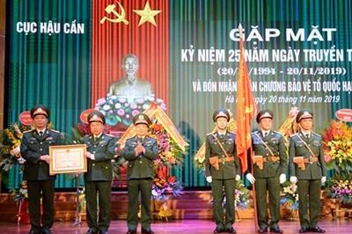 Cục Hậu cần (Tổng cục Kỹ thuật) đón nhận Huân chương Bảo vệ Tổ quốc hạng Ba