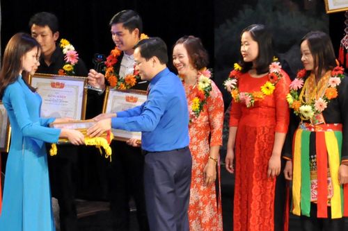 Điểm tựa vững chắc cho học sinh vùng dân tộc thiểu số và miền núi