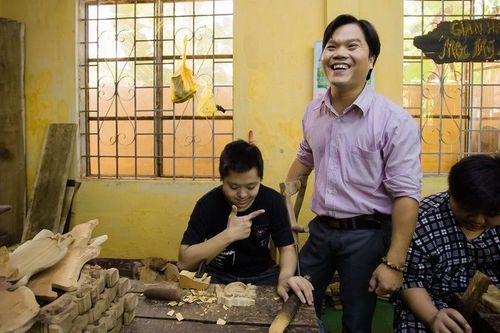 Người thầy 14 năm đến lớp trên xe ba bánh