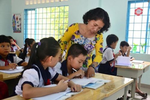 Cô giáo tiểu học với biệt danh 'Người đi xin số 1'