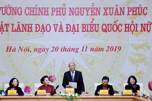 Thủ tướng: Lãnh đạo nữ của nước ta luôn là những người tài năng, trí tuệ, tâm huyết và tận tụy