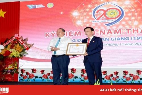Trường Đại học An Giang kỷ niệm 20 năm thành lập và mừng ngày Nhà giáo Việt Nam