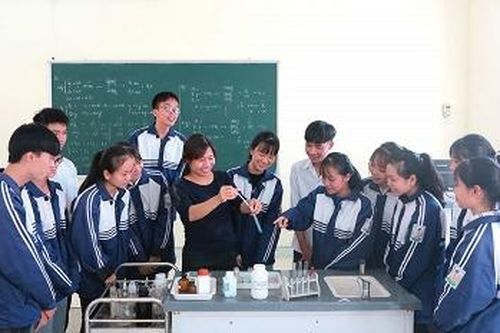 Mỗi thầy, cô giáo là một tấm gương đạo đức, tự học và sáng tạo
