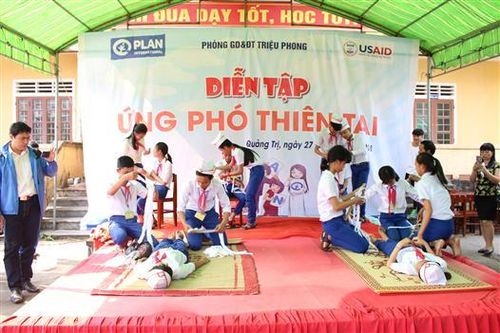 Tập huấn quản lí rủi ro thiên tai dựa vào cộng đồng
