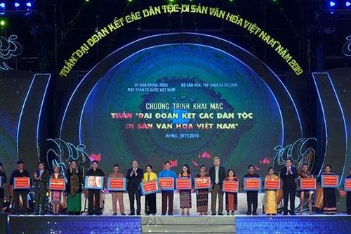 Thủ tướng Nguyễn Xuân Phúc: Giương cao ngọn cờ tập hợp đại đoàn kết toàn dân tộc