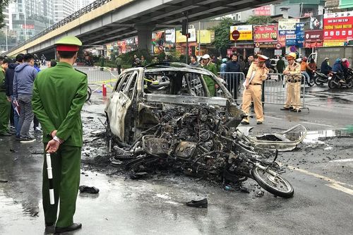 Xe Mercedes tông liên hoàn, 1 người chết: Nữ tài xế khai gì?