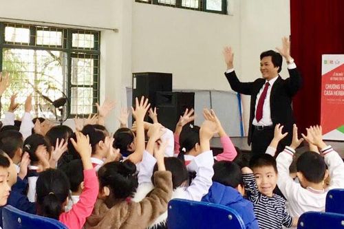 Thắp sáng ước mơ cho học trò khiếm thính