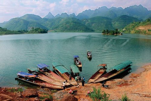 Quỳnh Nhai - 'vịnh Hạ Long' của núi rừng Tây Bắc