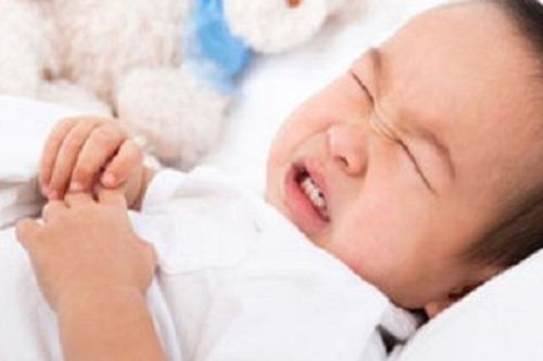 Cơm mớm và con đường lây nhiễm virus HP không ngờ tới