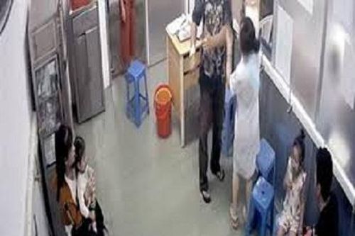 Vụ điều dưỡng bị hành hung: Báo động tình trạng bạo hành 'bủa vây' nhân viên y tế