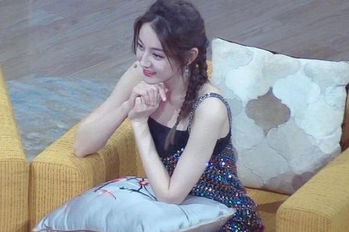 Ảnh hậu trường của mỹ nhân Địch Lệ Nhiệt Ba