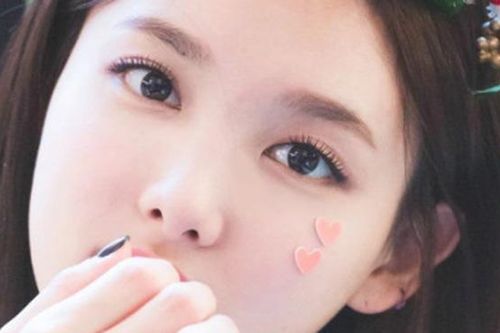 Fan xao xuyến vì đôi mắt đẹp hút hồn của các cô nàng Twice