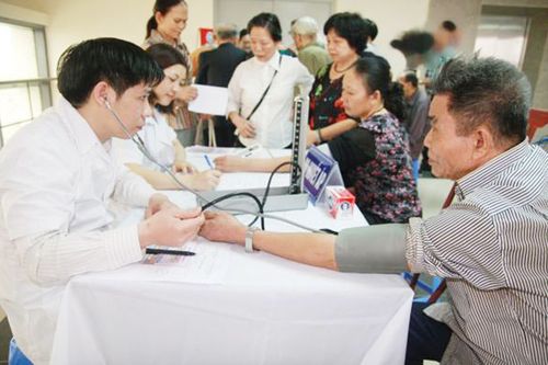 Nghiên cứu phản ánh về tình trạng thiếu bác sĩ và giá giường bệnh cao