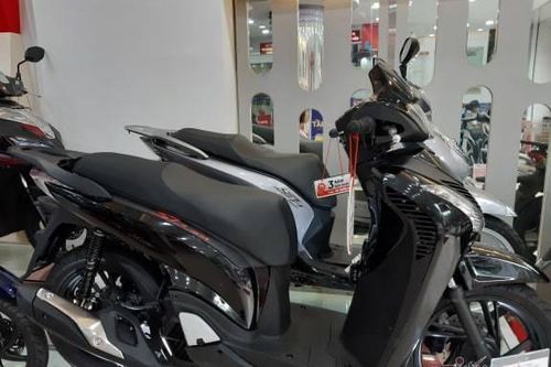Honda SH mỗi ngày tăng giá thêm 1 triệu, đại lý thu lời, dân tình bức xúc