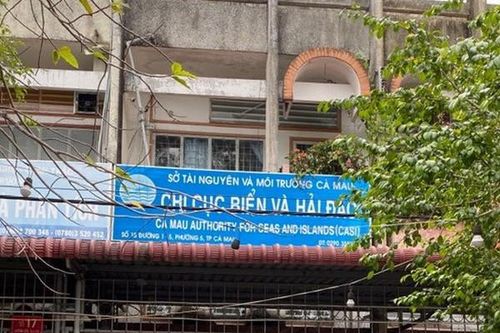 Nữ phó phòng ở Cà Mau đi du học gửi đơn về xin nghỉ việc