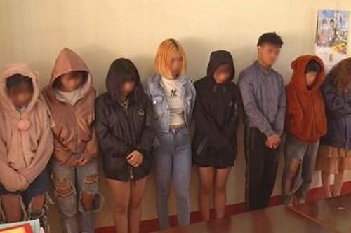 7 cô gái, 1 nam tổ chức 'tiệc' ma túy trong quán Karaoke