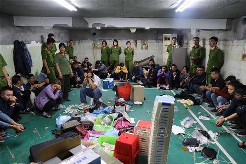 Triệt phá sới bạc quy mô lớn tại Vĩnh Phúc, tạm giữ 52 đối tượng