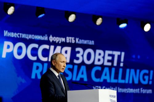 Tổng thống Putin: Mỹ 'tự bắn vào chân mình' khi trừng phạt Nga