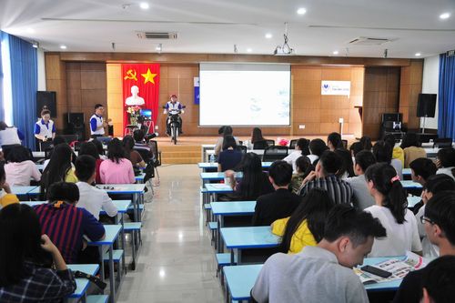 Tập huấn kiến thức giao thông cho gần 500 sinh viên