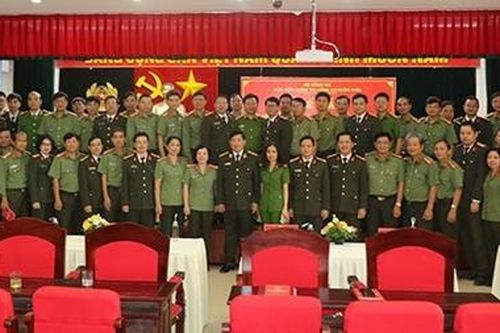 Bế giảng lớp bồi dưỡng chức danh phụ trách công tác tham mưu