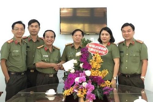 Báo Công an TPHCM chúc mừng ngày Nhà giáo Việt Nam