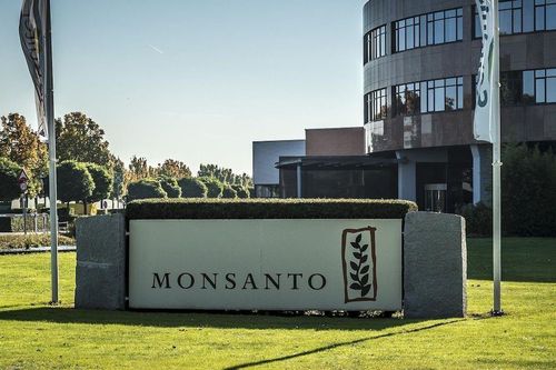 Monsanto chịu phạt 10 triệu USD vì sử dụng thuốc trừ sâu độc hại
