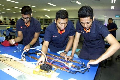 Bộ trưởng cao cấp Singapore kêu gọi chú trọng đào tạo nghề