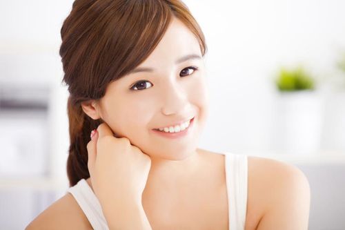 Uống bia tưởng hại nhưng không ngờ lại giúp nhan sắc 'lên đời'