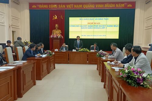 Bộ GD&ĐT phản hồi về có độc quyền sách giáo khoa lớp 1?