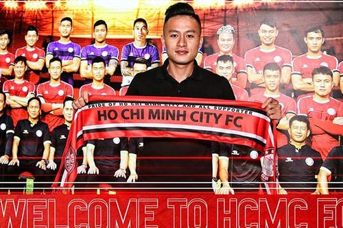 Tranh cãi với HLV Huỳnh Đức, học trò thầy Park gia nhập TP.HCM