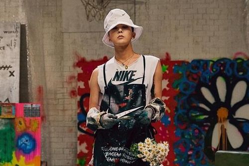 Hàng ngàn người tới xếp hàng thâu đêm vì giày của G-Dragon