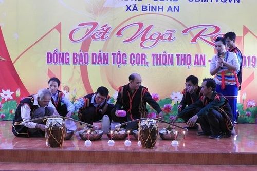 Tưng bừng Tết Ngã Rạ của đồng bào Cor