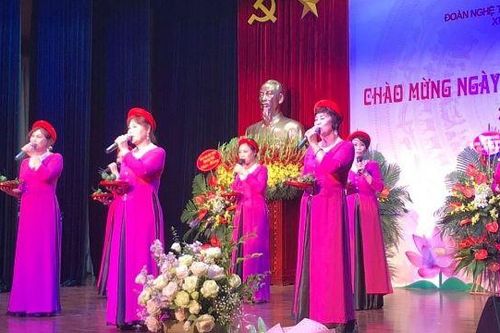 Biểu diễn dân ca Ví, Giặm xứ Nghệ mừng Ngày Di sản Văn hóa Việt Nam