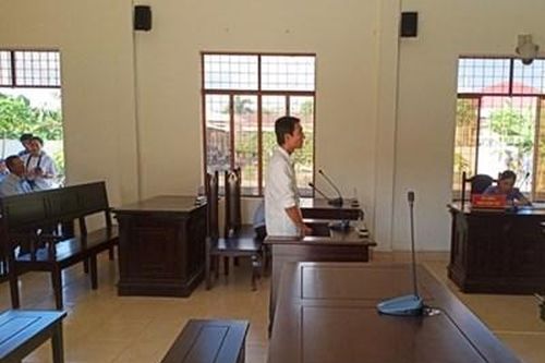 Người chồng đánh đập, dìm vợ xuống bể bơi chị bị án 3 tháng tù