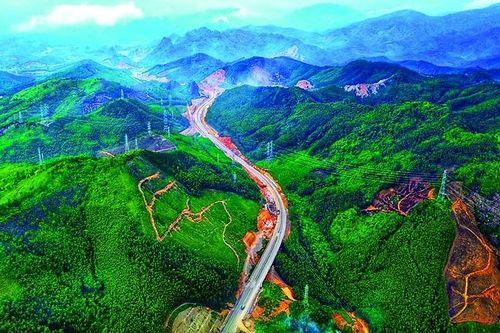 Quảng Ninh: Chú trọng đầu tư cơ sở hạ tầng