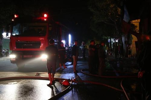 Cháy cửa hàng đồ điện thiệt hại 2 tỷ đồng