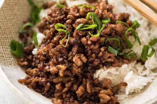 Công thức rim thịt heo bằm ngon với sả và ớt