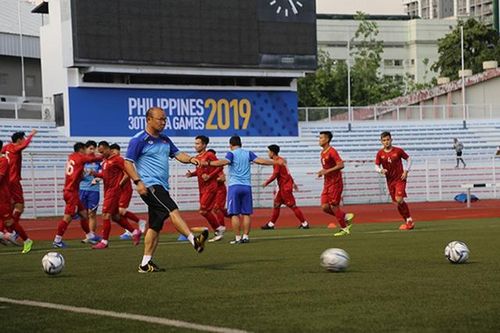 Tuyển U22 Việt Nam hăng say trong buổi đầu tập luyện