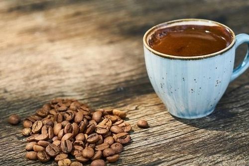 Cà phê và rượu ảnh hưởng đến hoạt động của tim như thế nào?