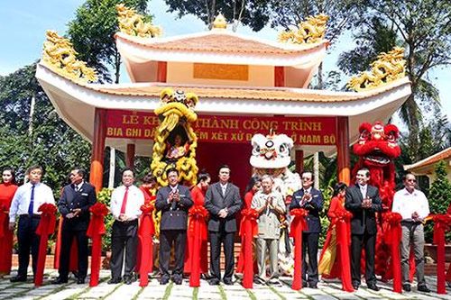 Khánh thành công trình Bia ghi dấu địa điểm xét xử đầu tiên ở Nam Bộ