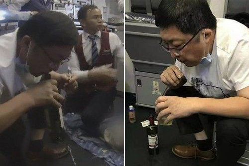 Dùng miệng hút nước tiểu, bác sĩ cứu sống bệnh nhân 70 tuổi gây bão mạng