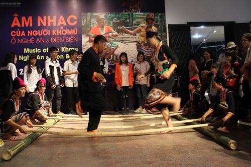 Khám phá văn hóa độc đáo của người Khơmú tại Thủ đô Hà Nội