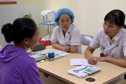 Đi khám sớm để tránh nhầm ung thư đại trực tràng thành bệnh trĩ
