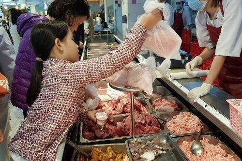 Hà Nội thiếu khoảng 3.500 tấn thịt lợn phục vụ Tết
